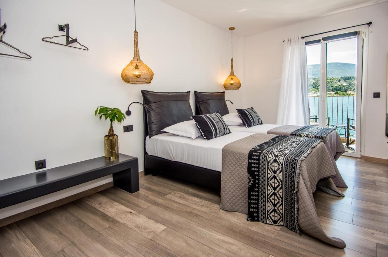A & B Minimal Suite Ιι With Sea View In Argostoli Exterior photo